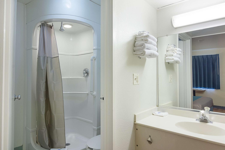 Bathroom 4, Motel 6 Fredericksburg, Va - North, Stafford