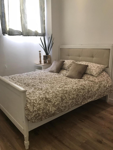 Bedroom 4, Edera e Camelie, Napoli