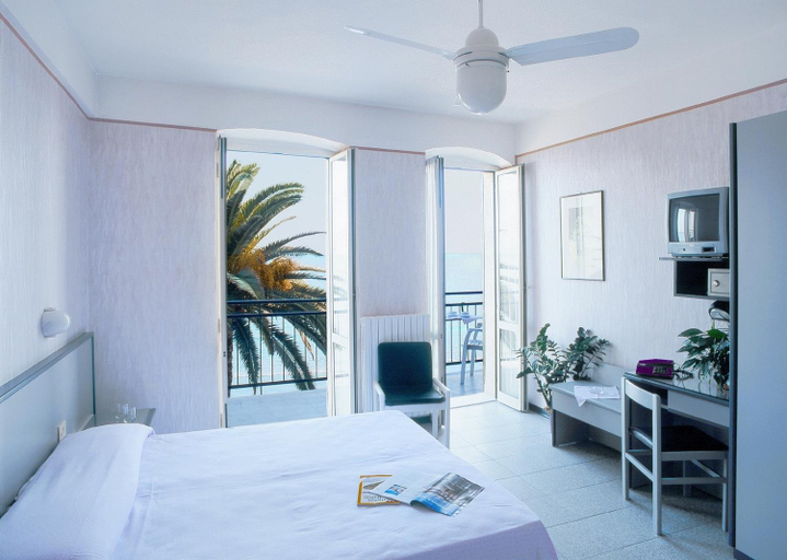 Bedroom 8