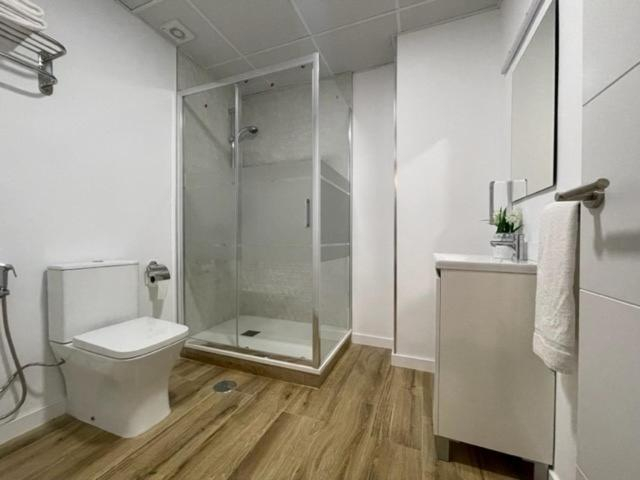Bathroom 3, Hotel Madrid Rio, Madrid