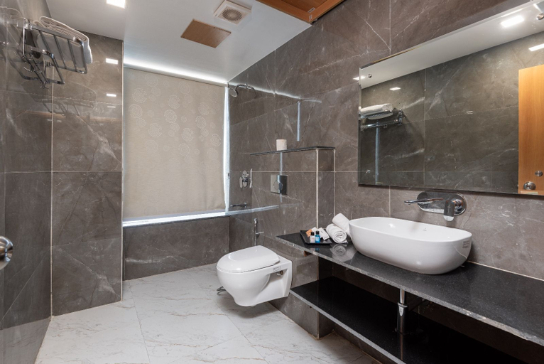 Bathroom 3, The sandalwood by Manvenco Hospitality, Delhi