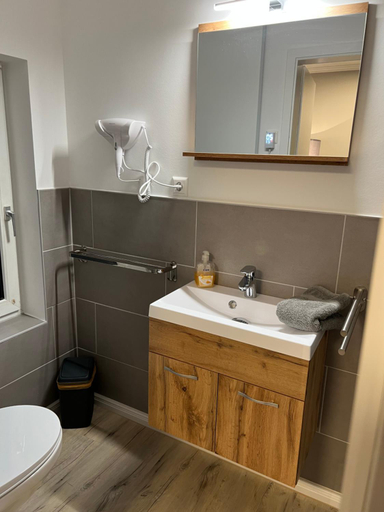 Bathroom 4, Pension am Schrotturm Bed & Breakfast, Stendal