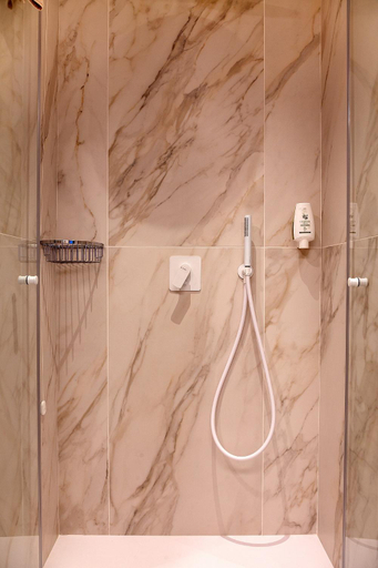 Bathroom 4