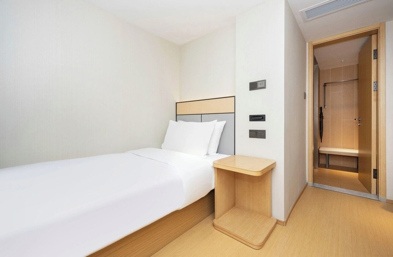 Bedroom 2, Ji Hotel-pen shui chi, Guiyang