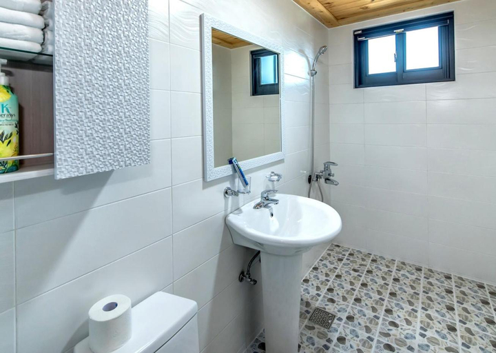 Bathroom, Healing Pension Badamaru, Seogwipo