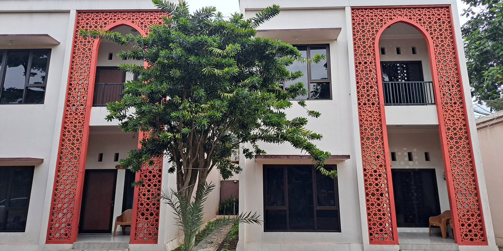 Exterior 17