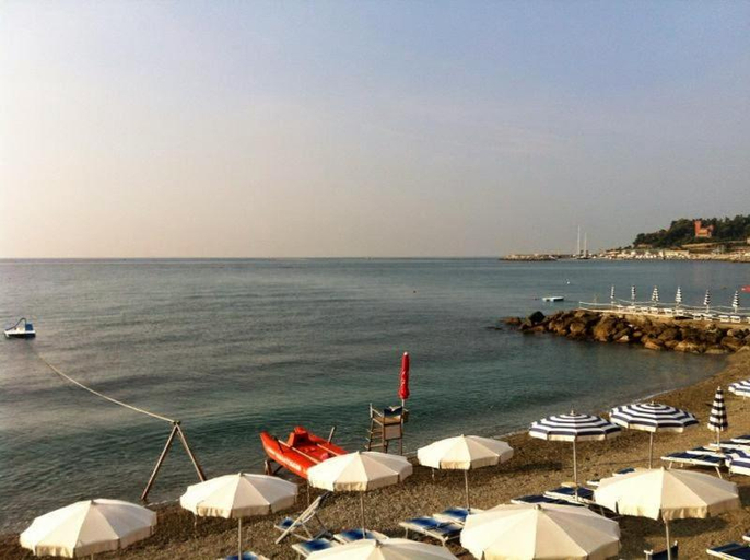 Others 5, Hotel Ideale, Savona