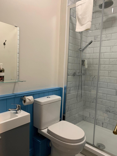 Bathroom 3, Black Bull Inn, Bradford
