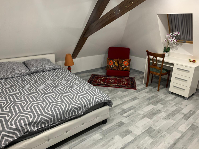 Others 5, Chambre rustique avec double lit et sa salle de bain privee, Haut-Rhin