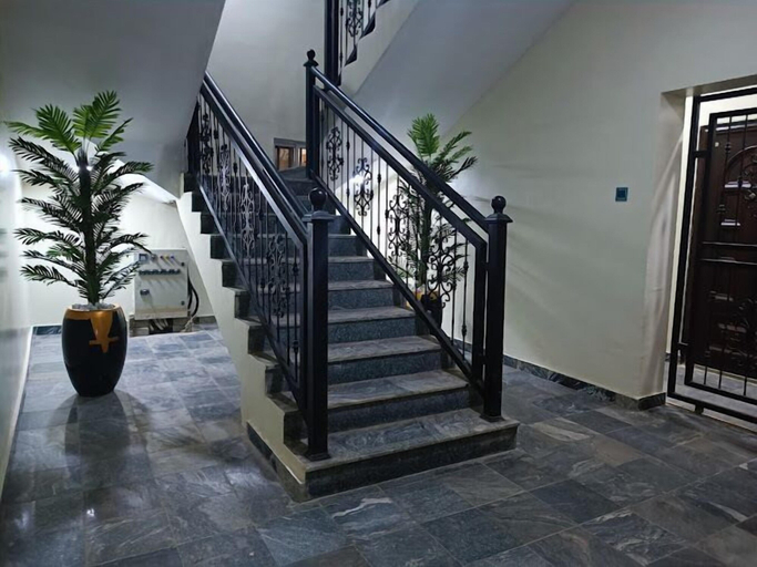 Others 4, REENS APARTMENT, AbujaMun