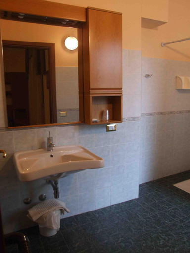 Bathroom 4, Hotel Prestige, Pescara