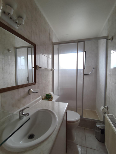 Bathroom, HOTEL GLACIARES, Última Esperanza