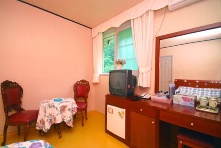 Bedroom 3, Jeongdongjin Sanseong Pensiontel, Gangneung