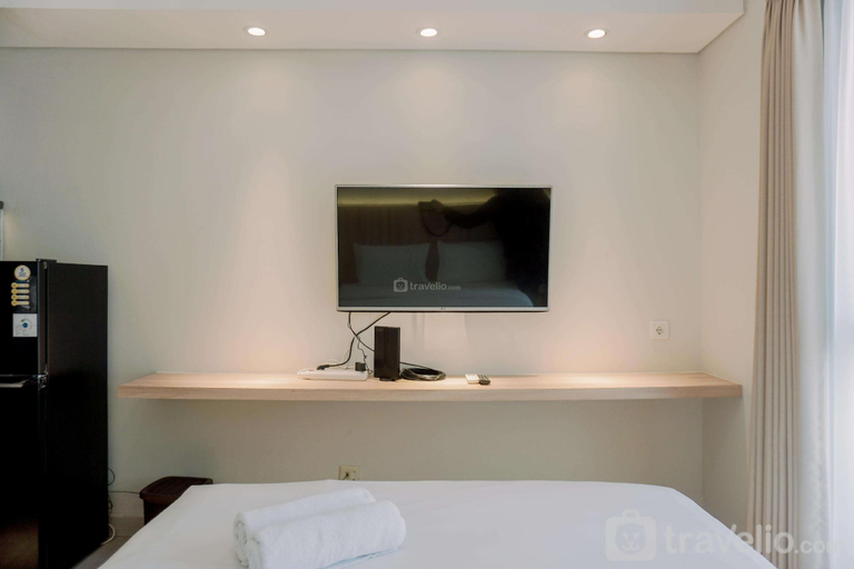 Bedroom 2, Homey and Warm Studio Amazana Serpong By Travelio, South Tangerang