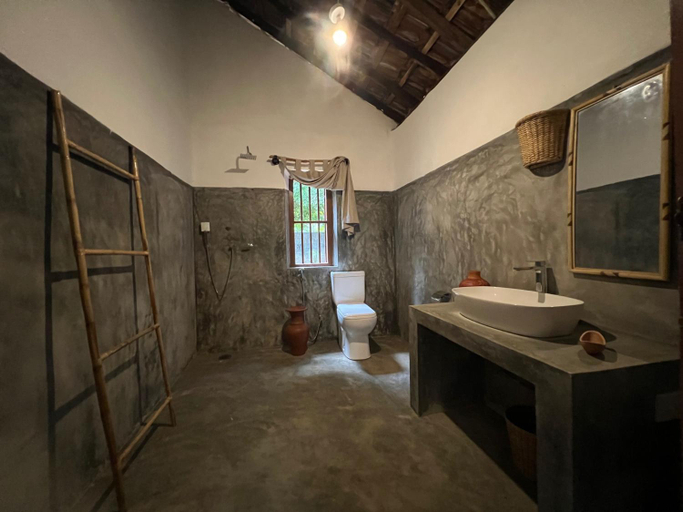 Others 4, Anestwella, Tangalle