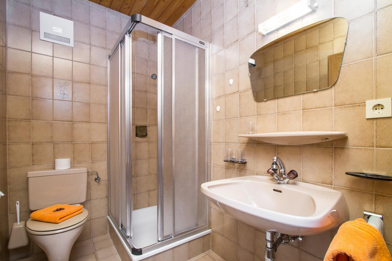 Bathroom 2, Haus Helga, Zell am See
