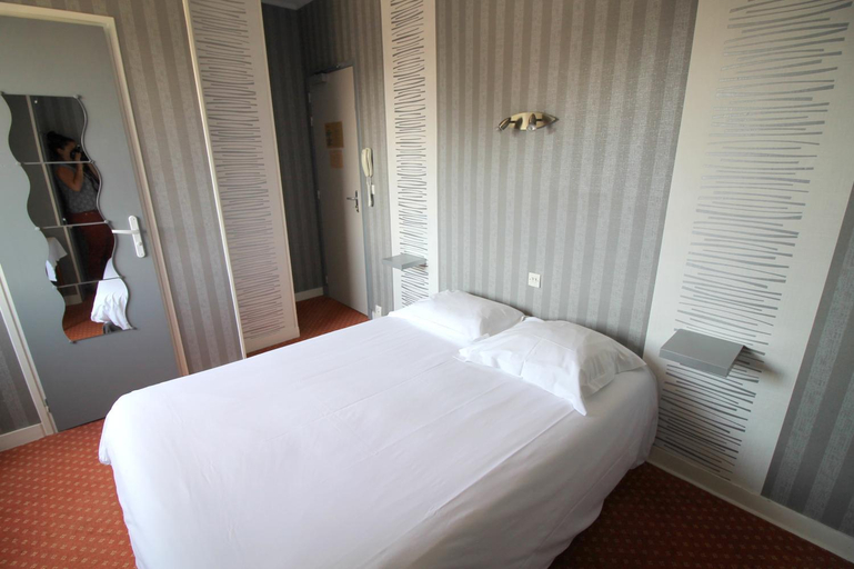 Bedroom 2, Hotel Restaurant Le Phare, Côtes-d'Armor
