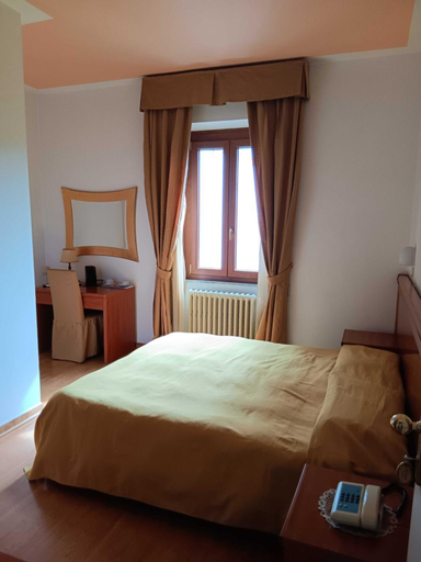 Others 4, Hotel Picchio, Terni