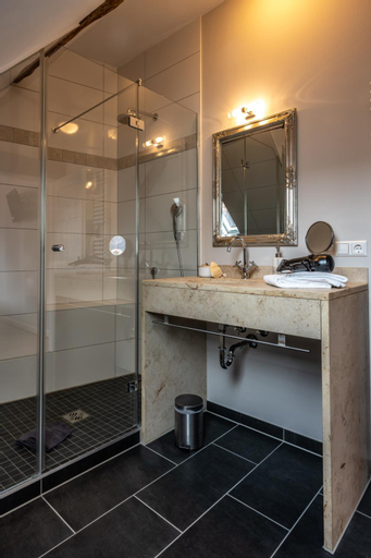 Bathroom 4