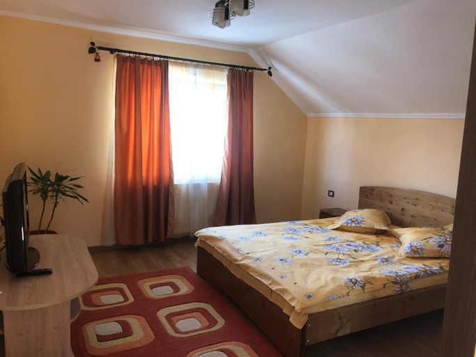 Others 2, Casa Flori, Calimanesti