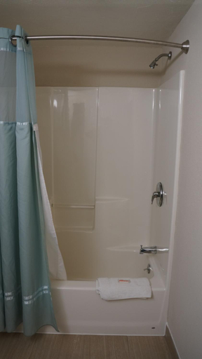 Bathroom 3, Best Stay Inn, Norfolk