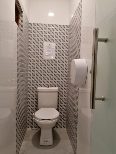Bathroom 4, Bahia Pelô Hostel, Salvador