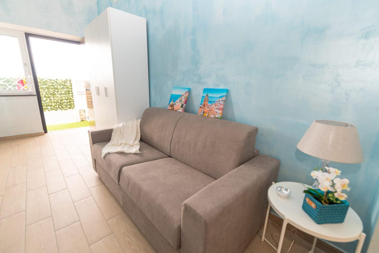 Others 5, B&B DOMINUS, Salerno