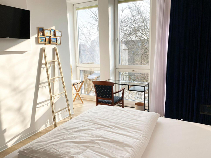 Bedroom 13