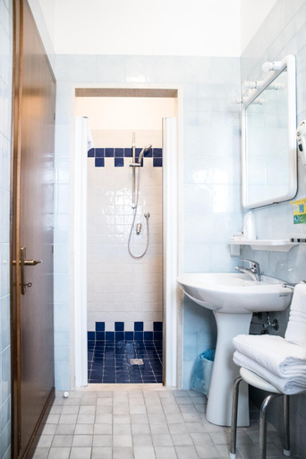Bathroom 3, Albergo Ridente, Venezia