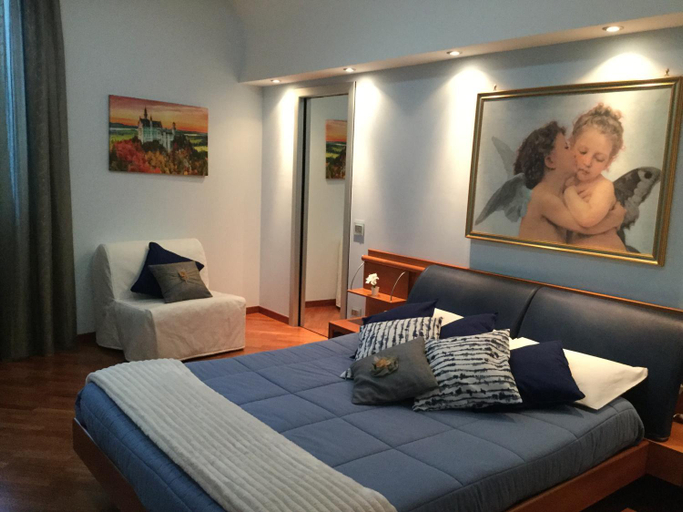 Others 4, B&B La Favola, Bari