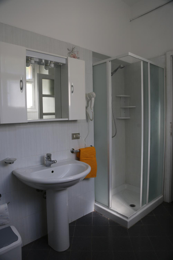 Bathroom 9