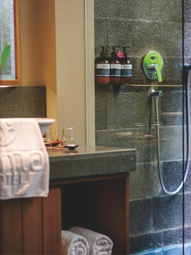 Bathroom 20