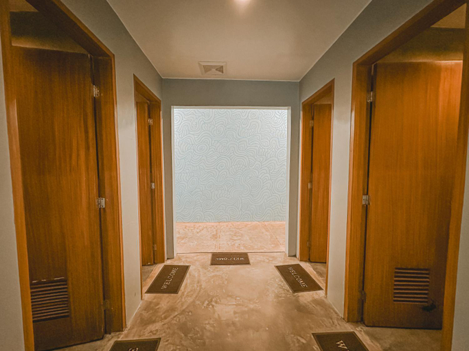 Bathroom 4, Outpost Hostel - Coron, Coron