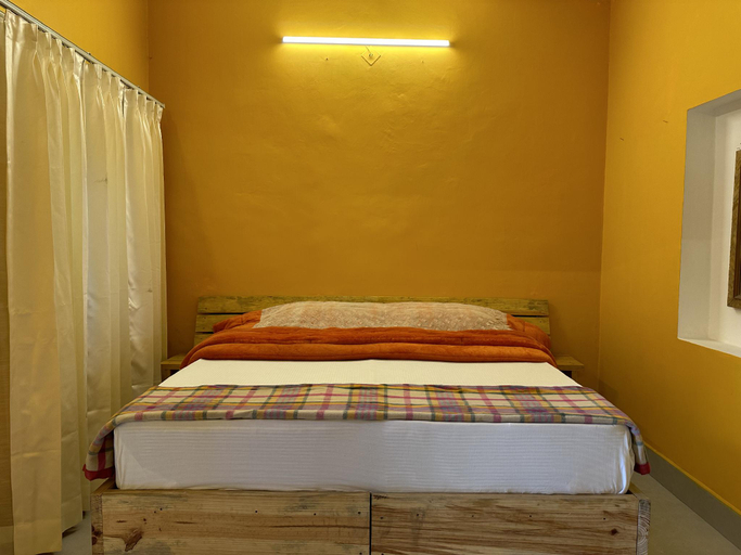 Bedroom 3, High Bank Peasants Cottage, Garhwal