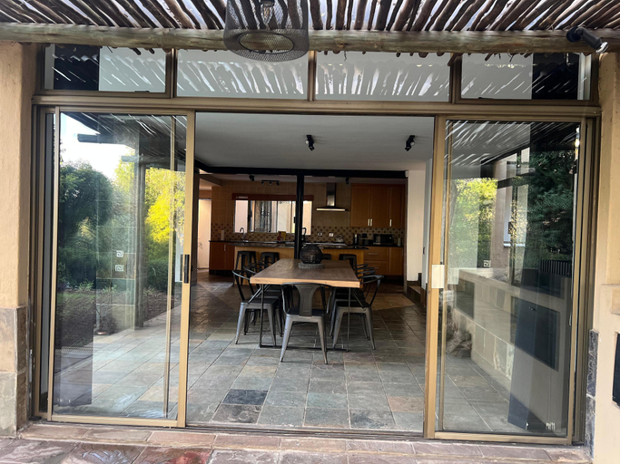 Others 3, Bryanston Luxurious 4-Bed Villa, City of Johannesburg