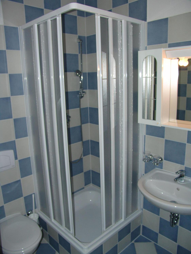 Bathroom 3, Apartments Villa Seeblick, Vorpommern-Rügen