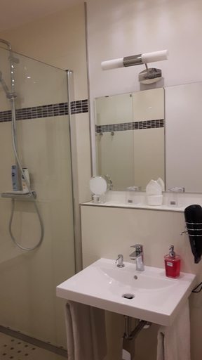 Bathroom 5, Hotel Ravene, Cochem-Zell