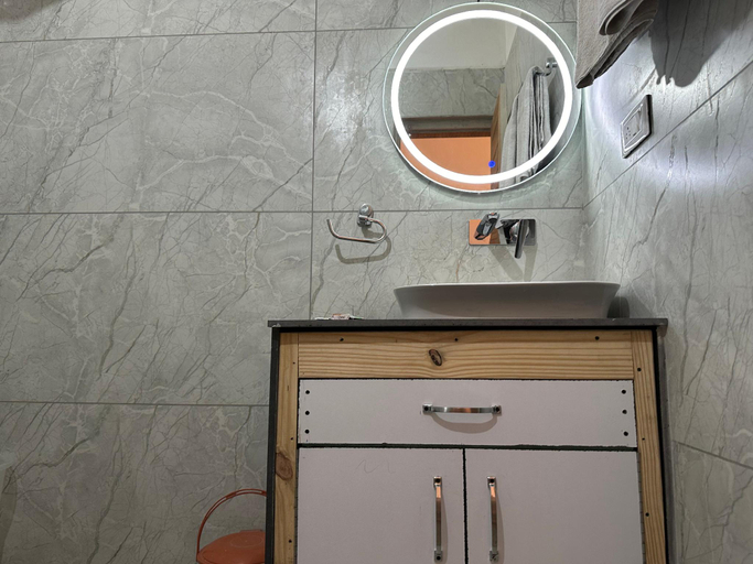 Bathroom 5, High Bank Peasants Cottage, Garhwal
