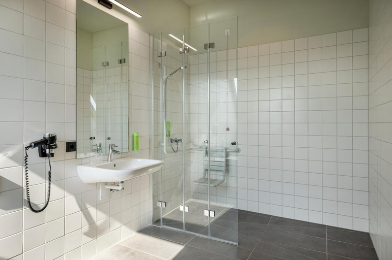 Bathroom 3, JUFA Hotel Bregenz, Bregenz