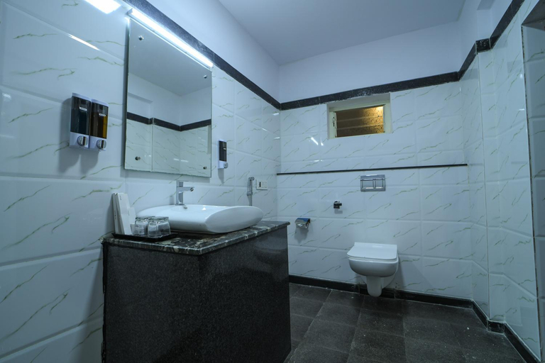 Bathroom 4, Hotel Cn windsor, Chikmagalur