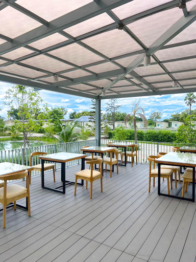 Food & Drinks 5, at Pream and Chan resort, Muang Buri Ram