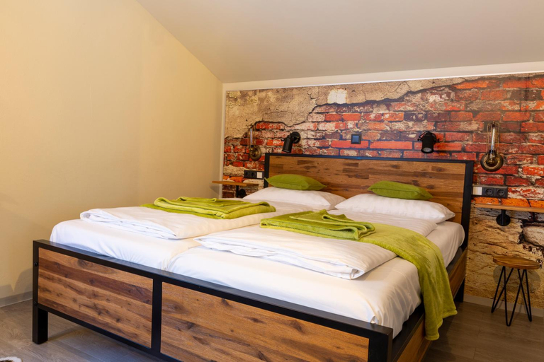 Bedroom 2, Hotel Restaurant Brigitte, Bayreuth