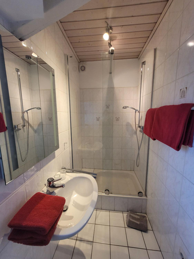 Bathroom 5, Weingut Lehnert-Veit Gutshotel, Bernkastel-Wittlich