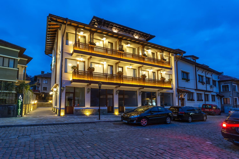 Exterior & Views