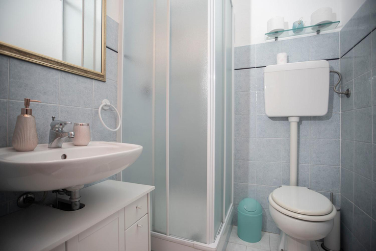 Bathroom 3, I Quattro Grappoli, Cuneo