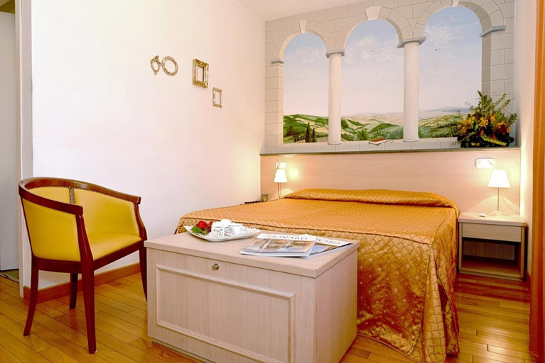 Bedroom 3, Hotel La Colonna, Siena