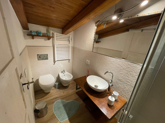 Bathroom 3, B&B IL VOLO, Lucca
