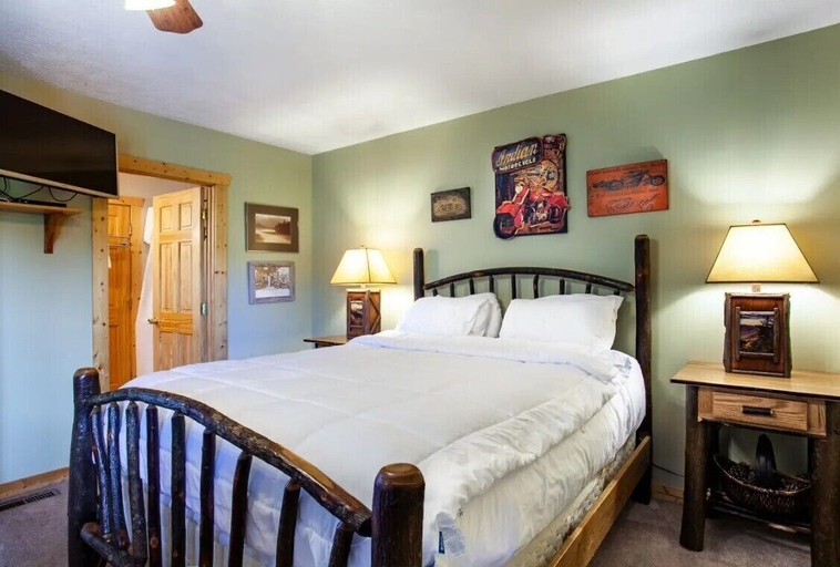 Bedroom 3, Highland View, Sevier