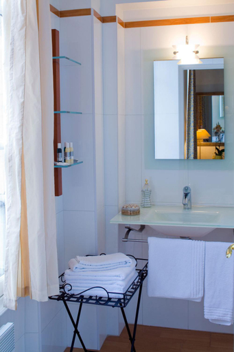 Bathroom 11