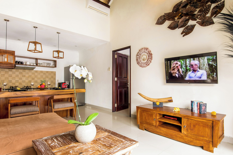 Others 4, Villa Joyosa, Badung
